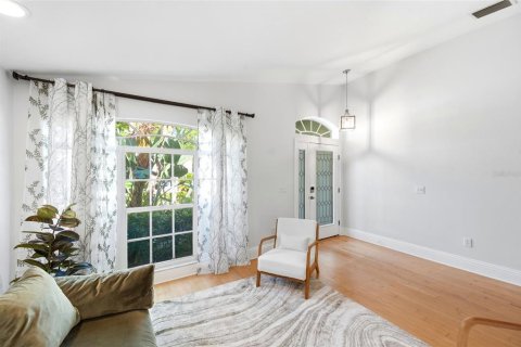 House in Odessa, Florida 3 bedrooms, 161.19 sq.m. № 2195855 - photo 8