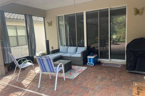 Casa en venta en Kissimmee, Florida, 4 dormitorios № 2001035 - foto 5