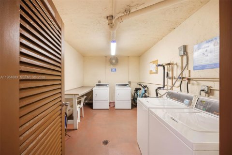 Copropriété à vendre à Deerfield Beach, Floride: 2 chambres, 91.04 m2 № 2026317 - photo 17