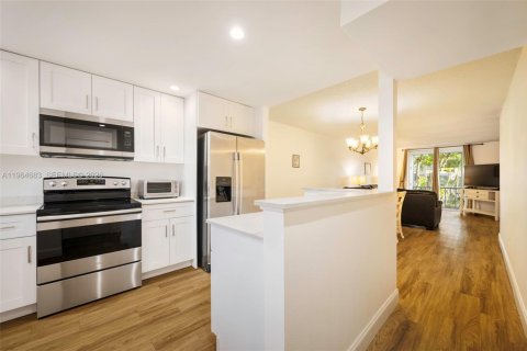 Copropriété à vendre à Deerfield Beach, Floride: 2 chambres, 91.04 m2 № 2026317 - photo 3