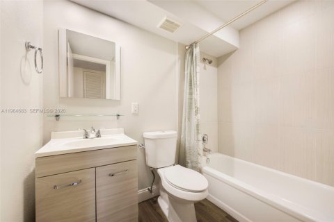 Copropriété à vendre à Deerfield Beach, Floride: 2 chambres, 91.04 m2 № 2026317 - photo 14