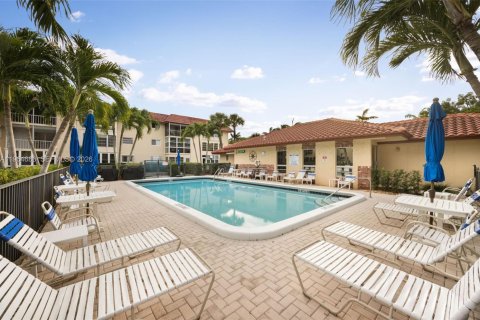 Copropriété à vendre à Deerfield Beach, Floride: 2 chambres, 91.04 m2 № 2026317 - photo 20