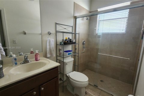 Villa ou maison à louer à Kendall, Floride: 5 chambres, 228.08 m2 № 1939254 - photo 24