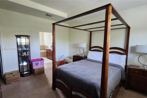 Villa ou maison à louer à Kendall, Floride: 5 chambres, 228.08 m2 № 1939254 - photo 17