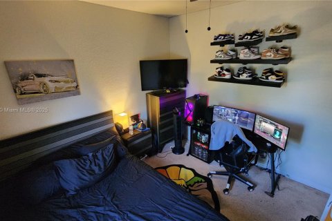 Villa ou maison à louer à Kendall, Floride: 5 chambres, 228.08 m2 № 1939254 - photo 26