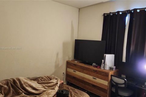 Villa ou maison à louer à Kendall, Floride: 5 chambres, 228.08 m2 № 1939254 - photo 12