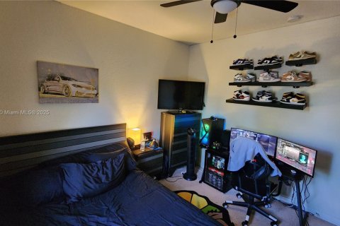 Villa ou maison à louer à Kendall, Floride: 5 chambres, 228.08 m2 № 1939254 - photo 27