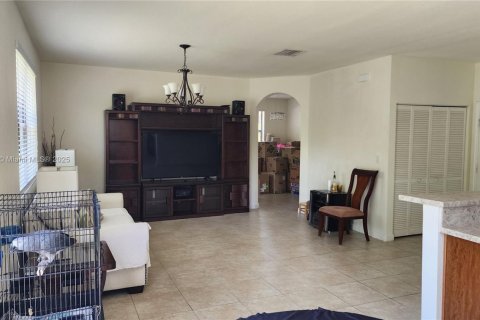 Villa ou maison à louer à Kendall, Floride: 5 chambres, 228.08 m2 № 1939254 - photo 6