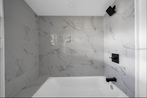 Casa en alquiler en Tampa, Florida, 3 dormitorios, 136.01 m2 № 1918265 - foto 11