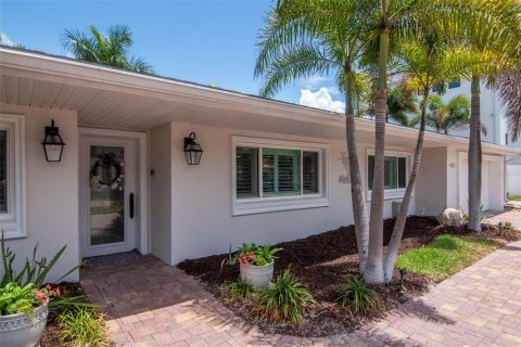 Casa en Tampa, Florida 4 dormitorios, 200.85 m2 № 2124662