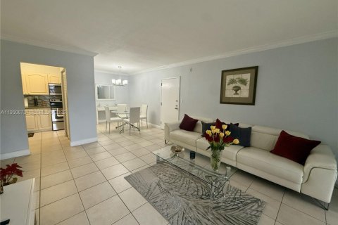 Copropriété à vendre à Miami, Floride: 1 chambre, 69.68 m2 № 2007053 - photo 6