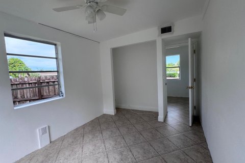 Villa ou maison à louer à Pompano Beach, Floride: 2 chambres, 78.97 m2 № 2168477 - photo 13