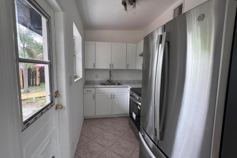 Villa ou maison à louer à Pompano Beach, Floride: 2 chambres, 78.97 m2 № 2168477 - photo 6