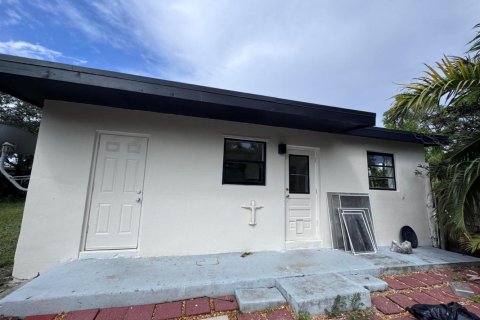 Villa ou maison à louer à Pompano Beach, Floride: 2 chambres, 78.97 m2 № 2168477 - photo 14
