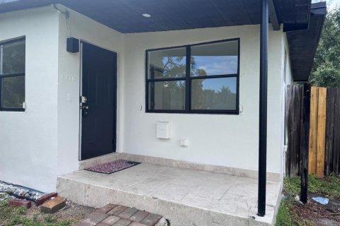 Villa ou maison à louer à Pompano Beach, Floride: 2 chambres, 78.97 m2 № 2168477 - photo 3