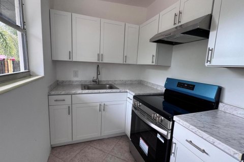 Villa ou maison à louer à Pompano Beach, Floride: 2 chambres, 78.97 m2 № 2168477 - photo 7