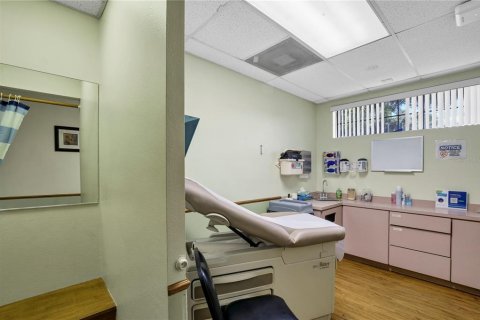 Купить коммерческую недвижимость в Уинтер-Хейвен, Флорида 424.19м2, № 2324992 - фото 11