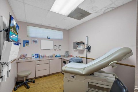 Купить коммерческую недвижимость в Уинтер-Хейвен, Флорида 424.19м2, № 2324992 - фото 30