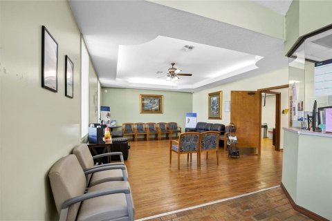 Купить коммерческую недвижимость в Уинтер-Хейвен, Флорида 424.19м2, № 2324992 - фото 4