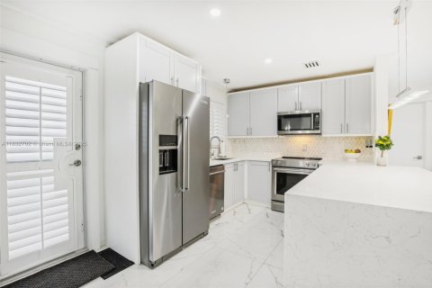 Villa ou maison à vendre à Miami, Floride: 3 chambres, 107.3 m2 № 1809399 - photo 7