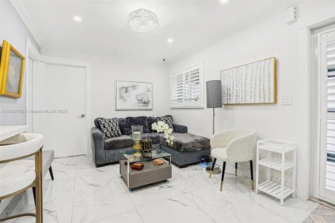 Villa ou maison à vendre à Miami, Floride: 3 chambres, 107.3 m2 № 1809399 - photo 10