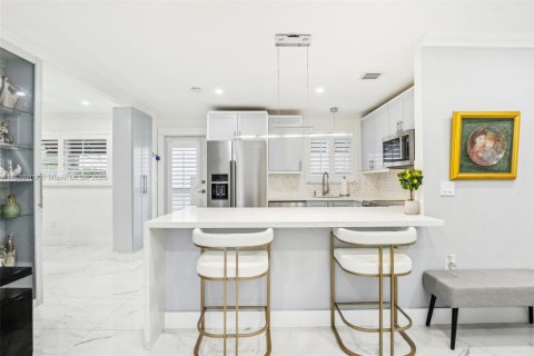 Villa ou maison à vendre à Miami, Floride: 3 chambres, 107.3 m2 № 1809399 - photo 6