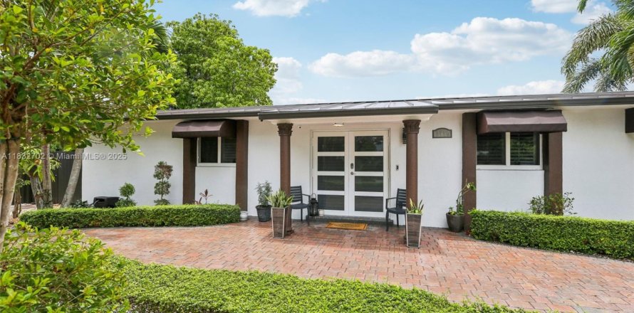 Villa ou maison à Miami, Floride 3 chambres, 107.3 m2 № 1809399