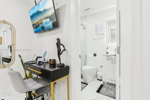 Villa ou maison à vendre à Miami, Floride: 3 chambres, 107.3 m2 № 1809399 - photo 16