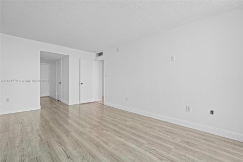 Купить кондоминиум в Авентура, Флорида 2 спальни, 149.11м2, № 1809642 - фото 25