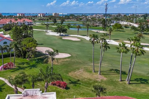 Condo in Saint Petersburg, Florida, 2 bedrooms  № 1663269 - photo 27