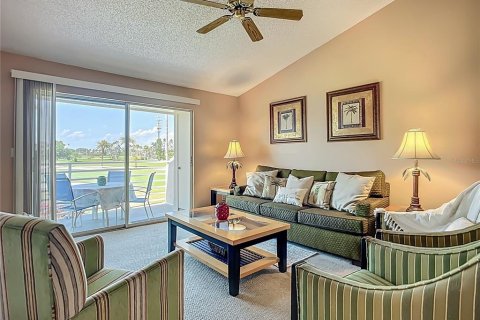 Condo in Saint Petersburg, Florida, 2 bedrooms  № 1663269 - photo 4