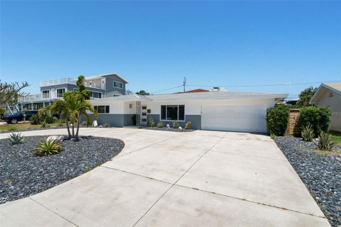 Villa ou maison à Saint Petersburg, Floride 2 chambres, 140.75 m2 № 2136609