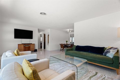 Villa ou maison à vendre à Saint Petersburg, Floride: 2 chambres, 140.75 m2 № 2136609 - photo 7