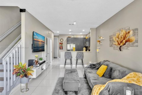 Купить таунхаус в Лодерхилл, Флорида 3 спальни, 117.06м2, № 1954244 - фото 8