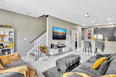 Купить таунхаус в Лодерхилл, Флорида 3 спальни, 117.06м2, № 1954244 - фото 10