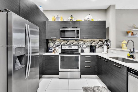 Купить таунхаус в Лодерхилл, Флорида 3 спальни, 117.06м2, № 1954244 - фото 12