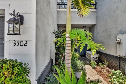 Купить таунхаус в Лодерхилл, Флорида 3 спальни, 117.06м2, № 1954244 - фото 3