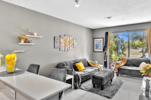 Купить таунхаус в Лодерхилл, Флорида 3 спальни, 117.06м2, № 1954244 - фото 19