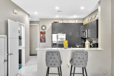 Купить таунхаус в Лодерхилл, Флорида 3 спальни, 117.06м2, № 1954244 - фото 14