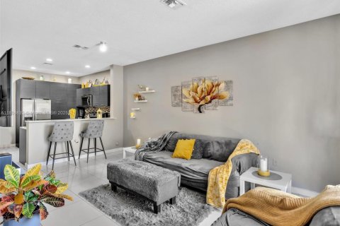 Купить таунхаус в Лодерхилл, Флорида 3 спальни, 117.06м2, № 1954244 - фото 9