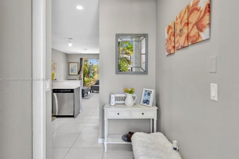 Купить таунхаус в Лодерхилл, Флорида 3 спальни, 117.06м2, № 1954244 - фото 4