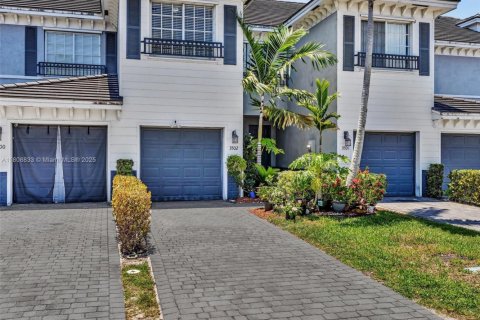 Купить таунхаус в Лодерхилл, Флорида 3 спальни, 117.06м2, № 1954244 - фото 2