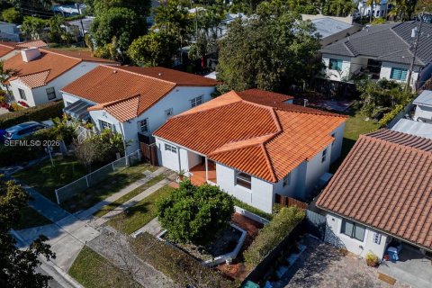 Casa en venta en Miami, Florida, 4 dormitorios, 129.88 m2 № 2028937 - foto 8