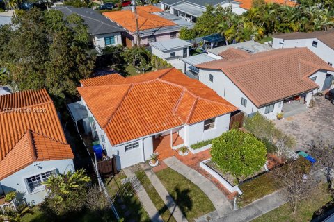 Casa en venta en Miami, Florida, 4 dormitorios, 129.88 m2 № 2028937 - foto 7