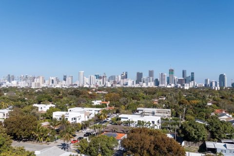 Casa en venta en Miami, Florida, 4 dormitorios, 129.88 m2 № 2028937 - foto 3