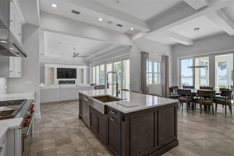 House in Sarasota, Florida 5 bedrooms, 480.86 sq.m. № 2354629 - photo 11