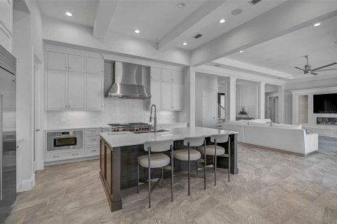 House in Sarasota, Florida 5 bedrooms, 480.86 sq.m. № 2354629 - photo 10