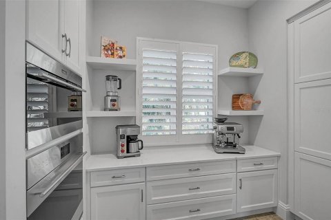 House in Sarasota, Florida 5 bedrooms, 480.86 sq.m. № 2354629 - photo 14