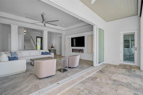 House in Sarasota, Florida 5 bedrooms, 480.86 sq.m. № 2354629 - photo 9