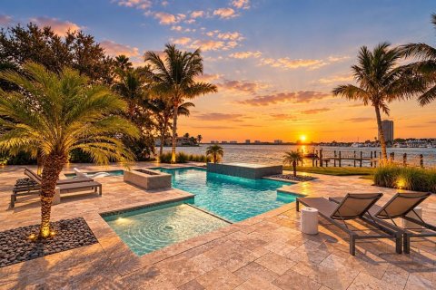 Casa en Sarasota, Florida 5 dormitorios, 480.86 m2 № 2354629